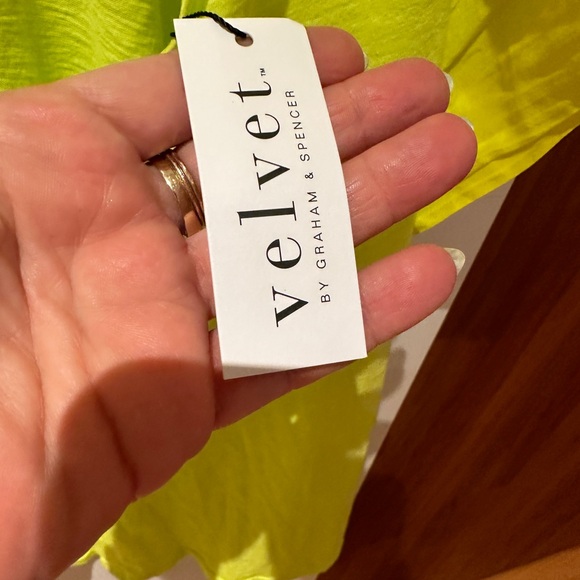 Velvet neon yellow summer top. - Picture 8 of 10